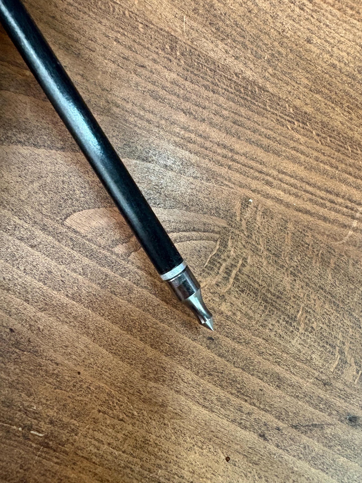 Dielast Longbow - Deep Red Finish